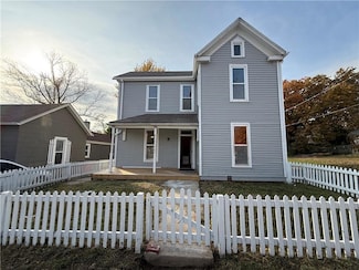 308 16th St, Lexington, MO 64067