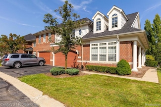 7305 Gateway Dr, West Bloomfield, MI 48322