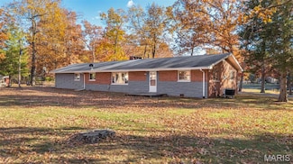 20267 Tall Timber Rd, Staunton, IL 62088