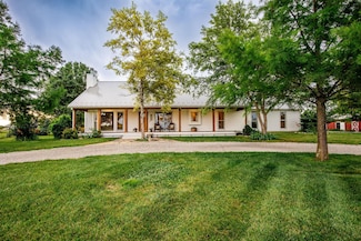 3247 Oregon Rd, Ottawa, KS 66067