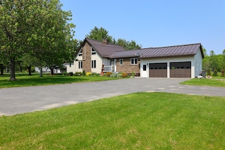 178 Clinton Ave, Winslow, ME 04901