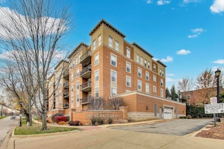 190 W Johnson St Unit 303, Palatine, IL 60067