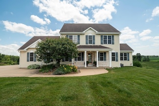 8866 Deer Run Dr S, Allenton, WI 53002