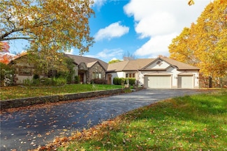 422 Rossway Rd, Pleasant Valley, NY 12569