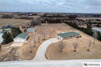 1300 W 8th St, Wilber, NE 68465