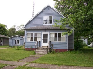 211 N Maple St, Nokomis, IL 62075
