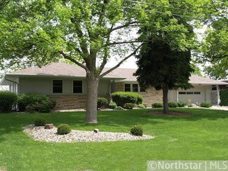 5708 Twin Lake Terrace N, Minneapolis, MN 55429