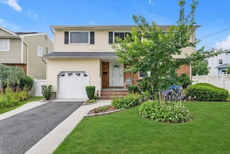 854 Oakland Ct, North Bellmore, NY 11710