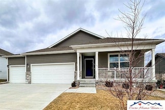 4512 Lawnwood Dr, Papillion, NE 68133