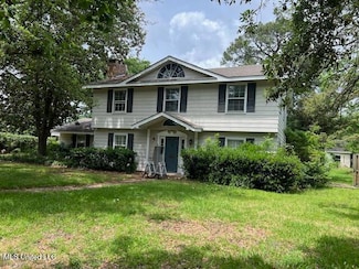 1115 Westwood St, Pascagoula, MS 39567