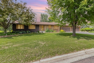 141 Coventry Rd, Le Sueur, MN 56058