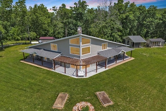571 Cary Rd, Pilot, VA 24138