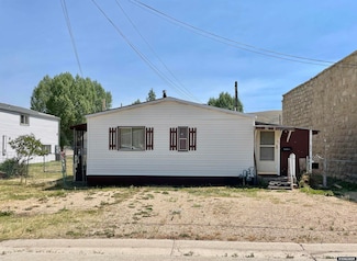 402 Diamondville Ave, Diamondville, WY 83116