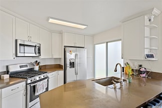 98-1941 Kaahumanu St Unit J, Aiea, HI 96701