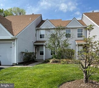 228 Birch Hollow Dr Unit 80, Bordentown, NJ 08505