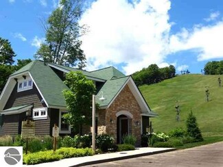 12368 Crystal Mountain Dr Unit 324Q, Thompsonville, MI 49683
