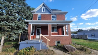 20 S 2nd St, Youngwood, PA 15697