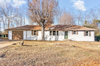 36 Lealand Dr, Clarksville, TN 37042