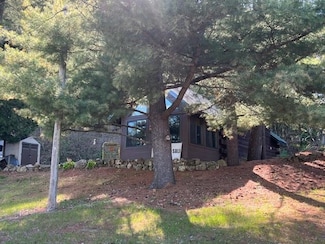 2335 Andy Mountain Ln, Harpers Ferry, IA 52146