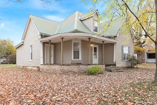 208 S Russell St, Portland, TN 37148