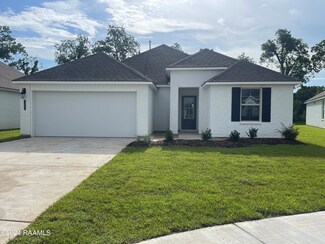 121 Pixie Dr, Lafayette, LA 70507