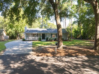 5911 Pleasant Farm Dr, Beaufort, SC 29906