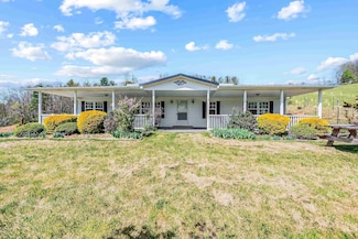 615 Deerfield Ln NE, Floyd, VA 24091