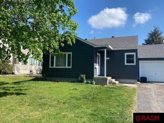 211 Ramsey St, Saint Peter, MN 56082