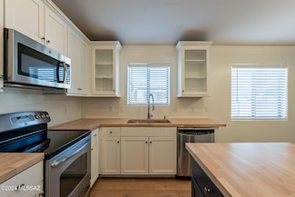 109 W Calle Paso Suave, Sahuarita, AZ 85629