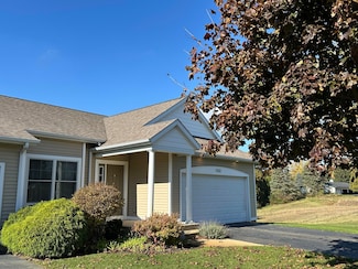 2542 Medinah Ln, Benton Harbor, MI 49022