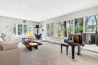 35 Wallace Rd, Wayland, MA 01778