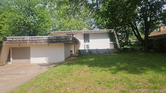 109 N 10th St, Ponca City, OK 74601