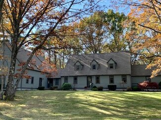 6 Montrose Dr, Stratham, NH 03885
