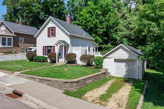 1062 Putnam Ave, Red Wing, MN 55066