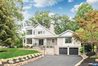 205 Pines Lake Dr E, Wayne, NJ 07470