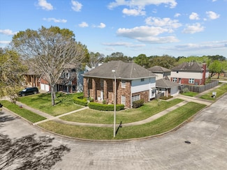 511 Magnolia Cir, League City, TX 77573
