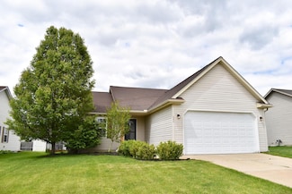 3451 Amber Oaks Dr, Howell, MI 48855