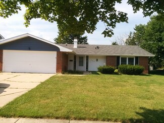 1020 Rosedale Ln, Hoffman Estates, IL 60169