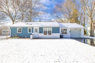 193 Iroquois St, Webster, NY 14580