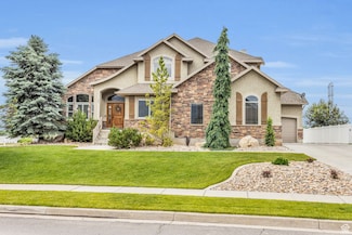 686 Wellington Dr, Kaysville, UT 84037