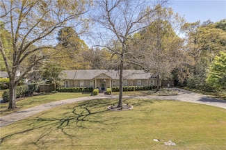 215 Cary Dr, Auburn, AL 36830