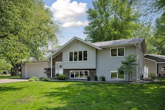220 Willow Ln, Foley, MN 56329