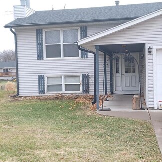 2525 Ellis View Ct NW, Cedar Rapids, IA 52405