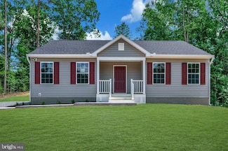 13332 Julien St, Woodford, VA 22580