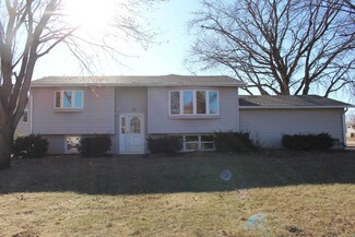 334 8th St SW, Spencer, IA 51301