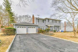 790 Hoover Dr, North Brunswick, NJ 08902