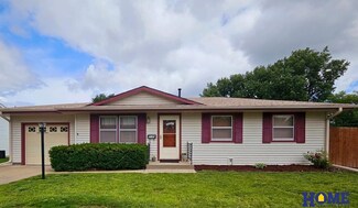 7140 Seward Ave, Lincoln, NE 68507