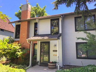 987 E Strawberry Ln, Boise, ID 83712