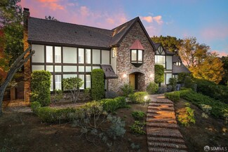 25600 W Fremont Rd, Los Altos Hills, CA 94022