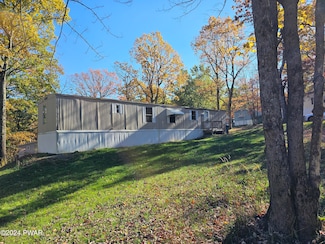 34 Hi-View Dr, Mount Cobb, PA 18436